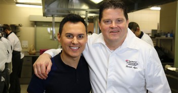 Hervé Cuisine en Suisse à Fribourg avec Pierrot Ayer Hervé Cuisine et le Chef Pierrot Ayer