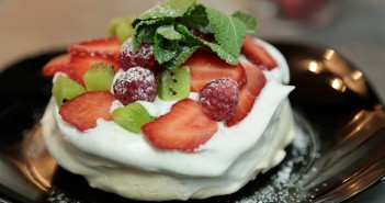 Pavlova facile aux fruits rouges pavlova fruits rouges