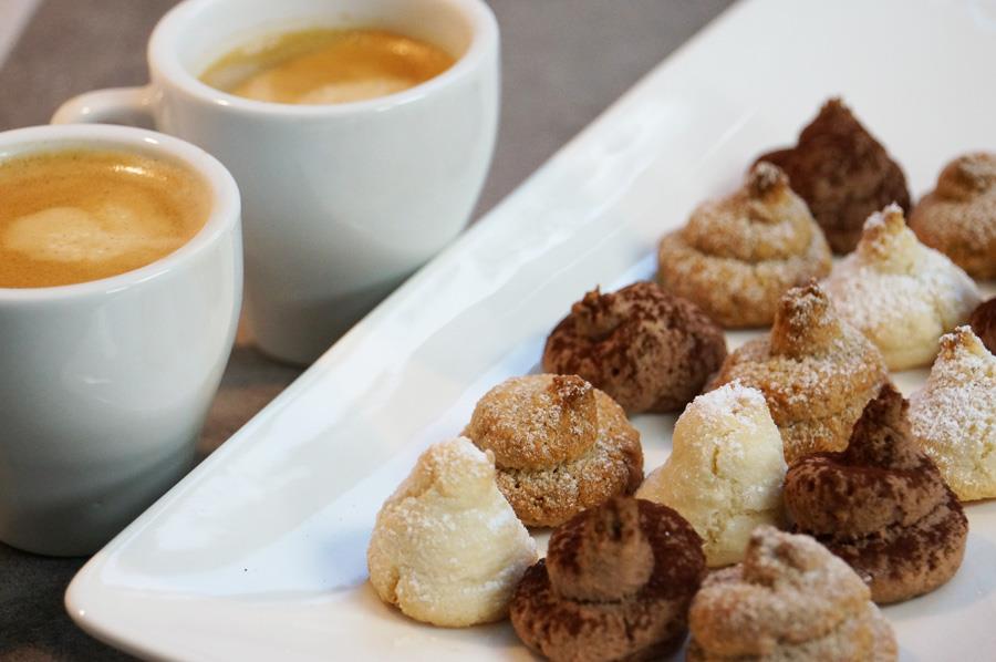 Mini Amaretti pour le café (amande, café ou chocolat) - HerveCuisine.com
